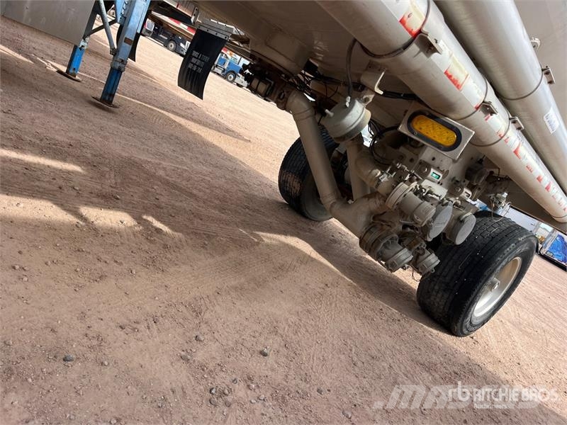  Weld 9370 gal T/A Drawbar Spread Axle Pup Tanker T Remorque citerne