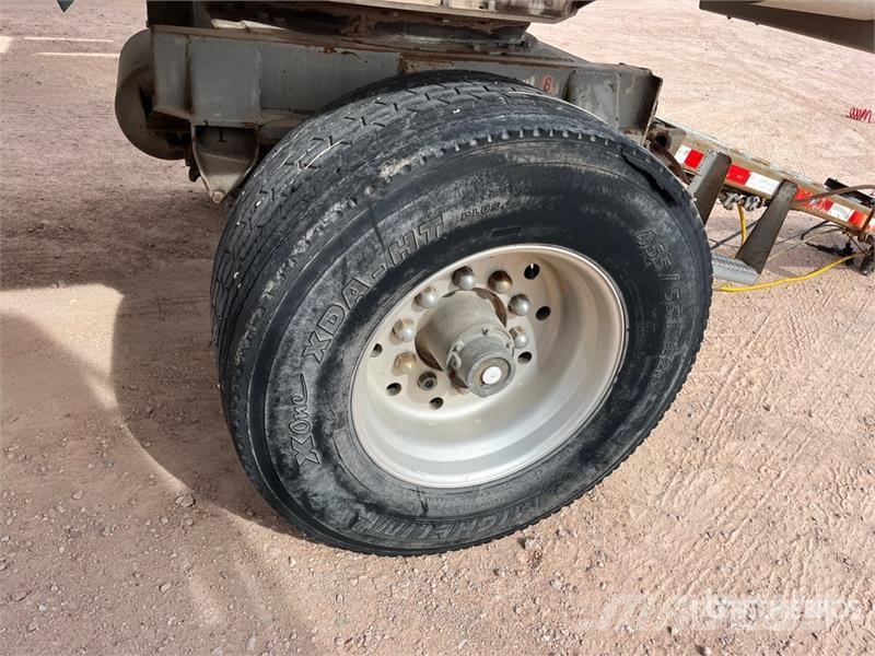  Weld 9370 gal T/A Drawbar Spread Axle Pup Tanker T Remorque citerne