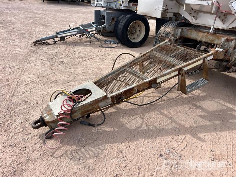  Weld 9370 gal T/A Drawbar Spread Axle Pup Tanker T Remorque citerne