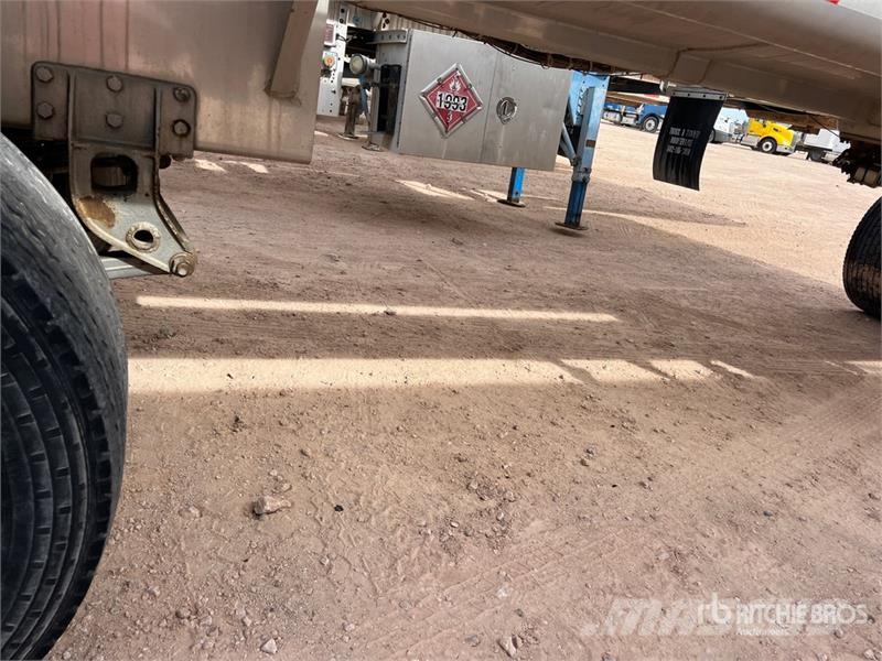  Weld 9370 gal T/A Drawbar Spread Axle Pup Tanker T Remorque citerne