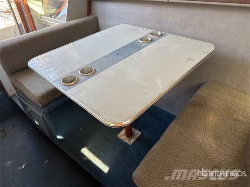 Wellcraft 26 ft Crew Boat Drugi deli