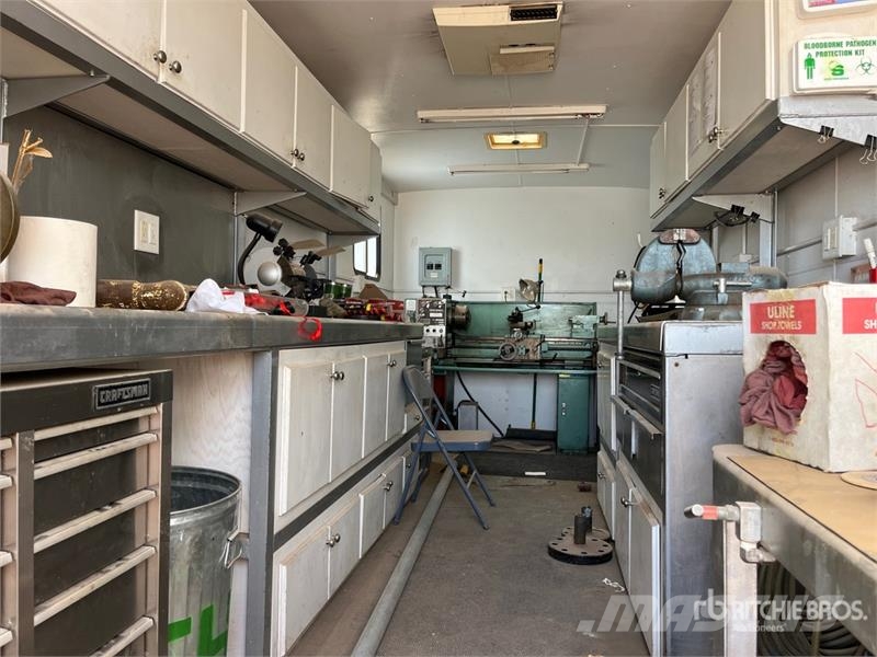 Wells Cargo 20 ft T/A Enclosed Trailer 厢式拖车