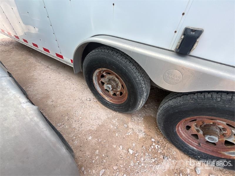 Wells Cargo 20 ft T/A Enclosed Trailer 厢式拖车