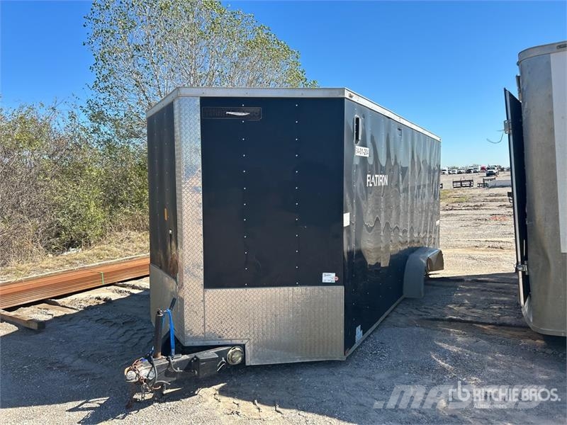 Wells Cargo T/A Enclosed Trailer Прицепы-фургоны