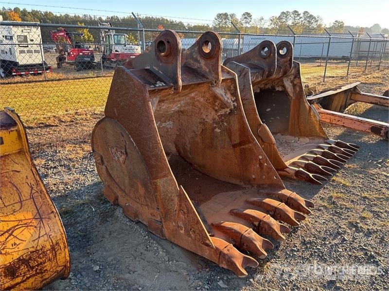 West Side 48 in Digging Excavator Bucket - Fits John De دلاء