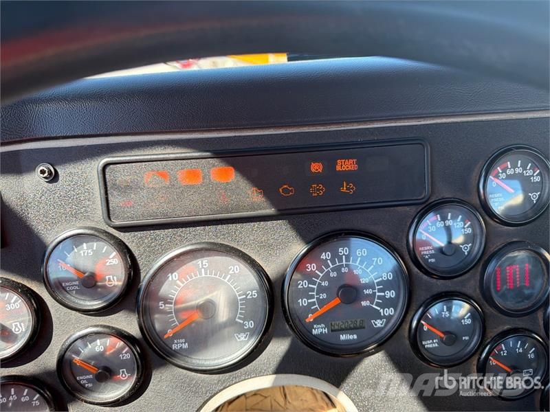Western Star 4700 6x4 T/A Day Cab Truck Tractor Vlačilci