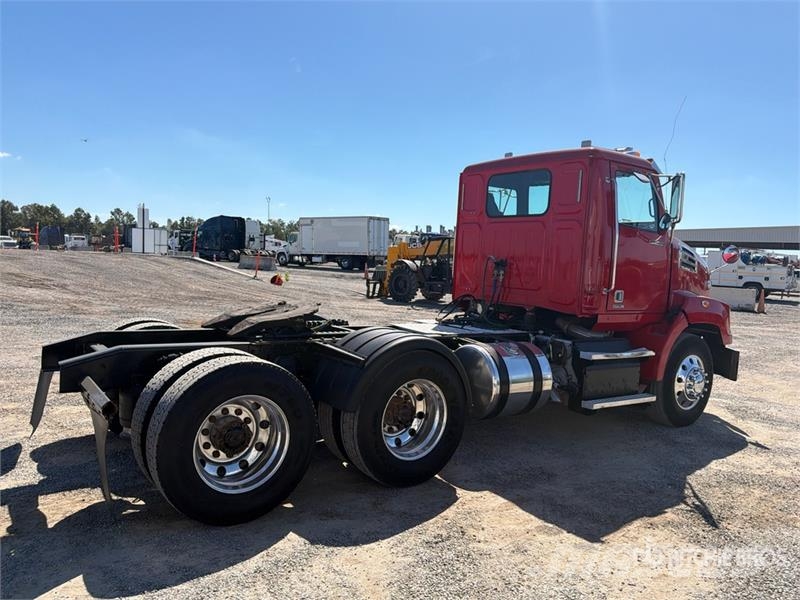 Western Star 4700 6x4 T/A Day Cab Truck Tractor Vlačilci