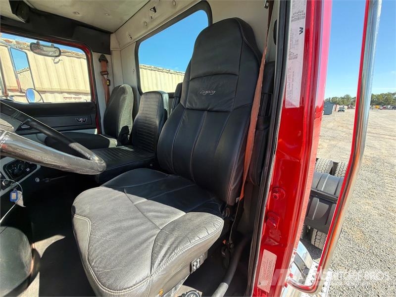 Western Star 4700 6x4 T/A Day Cab Truck Tractor Vlačilci