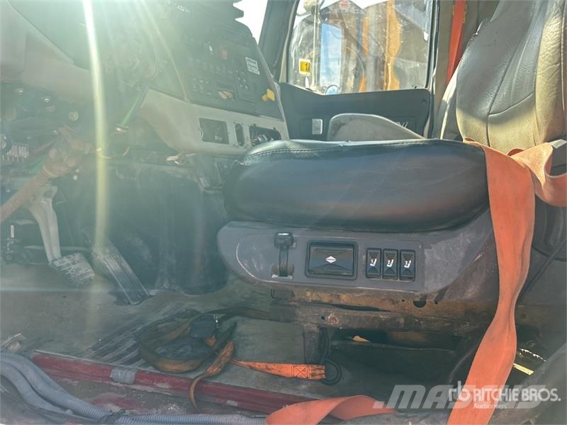 Western Star 4700 8x4 Cab and Chassis (Inoperable) Kabīnes un interjers