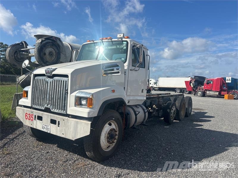 Western Star 4700 8x4 Cab and Chassis (Inoperable) Kabīnes un interjers