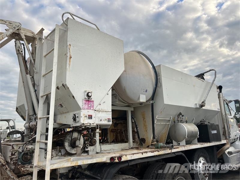 Western Star 4700 8x4 Volumetric Mixer Truck Concrete trucks