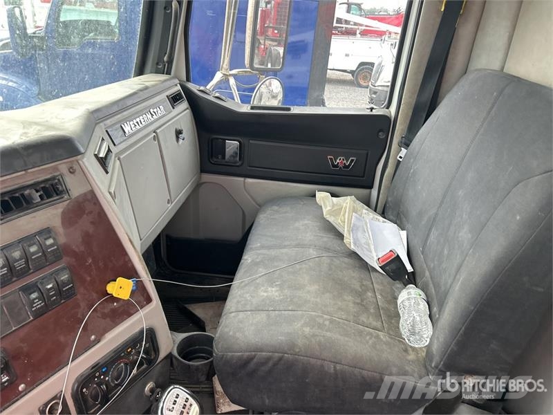 Western Star 4700 8x4 Volumetric Mixer Truck Concrete trucks