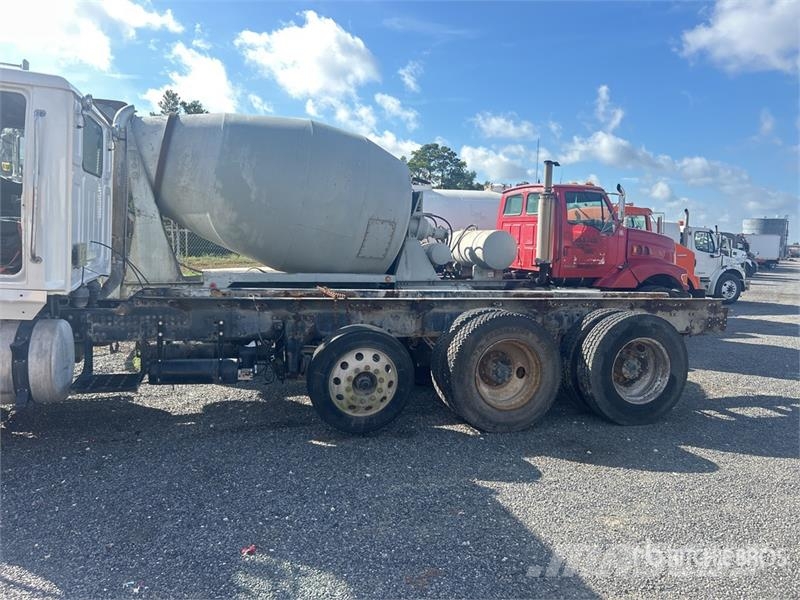 Western Star 4700 8x4 Cab and Chassis (Inoperable) Kabīnes un interjers