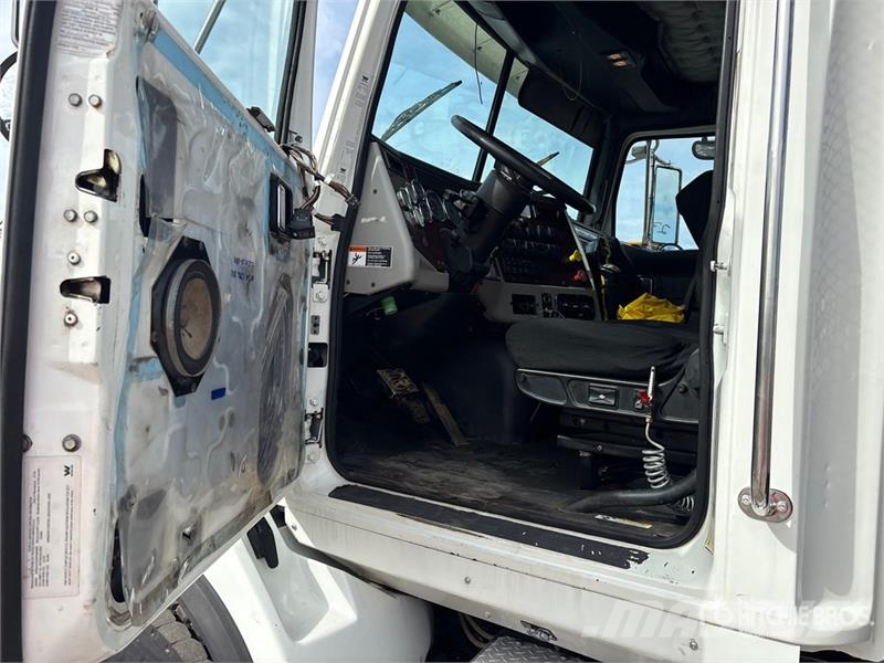 Western Star 4700SB 6x4 Flatbed Truck Flatbed / Dropside trucks