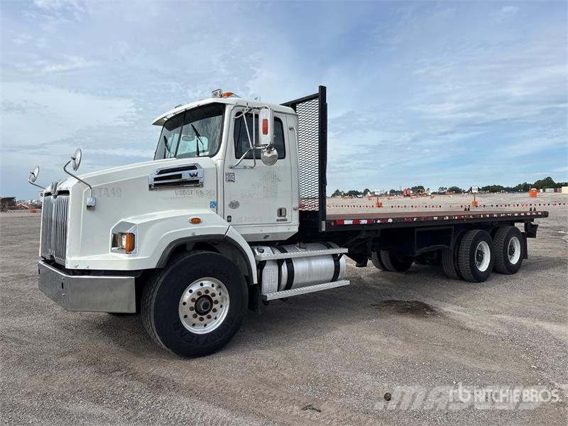 Western Star 4700SB Flatbed Truck Camiones plataforma