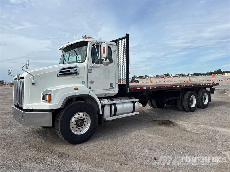 Western Star 4700SB Flatbed Truck Camiones plataforma