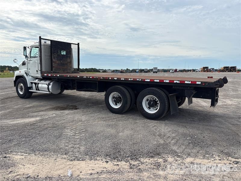 Western Star 4700SB Flatbed Truck Camiones plataforma