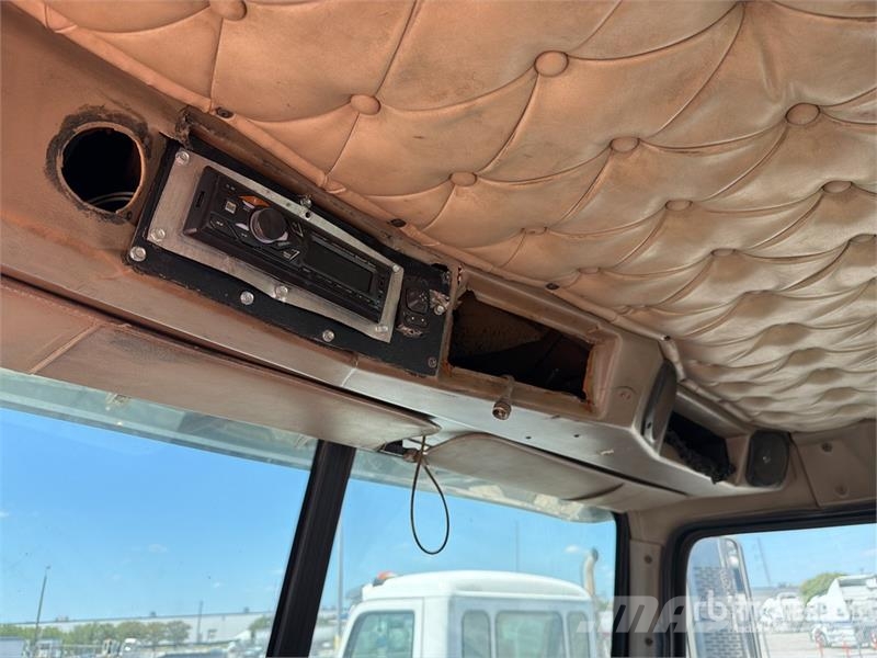 Western Star 4900 6x4 T/A Day Cab Truck Tractor وحدات الجر