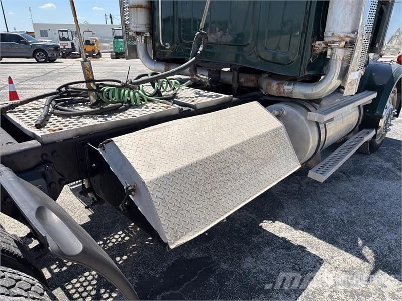 Western Star 4900 6x4 T/A Day Cab Truck Tractor وحدات الجر