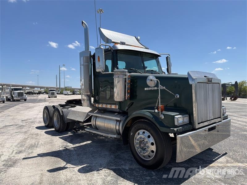 Western Star 4900 6x4 T/A Day Cab Truck Tractor وحدات الجر