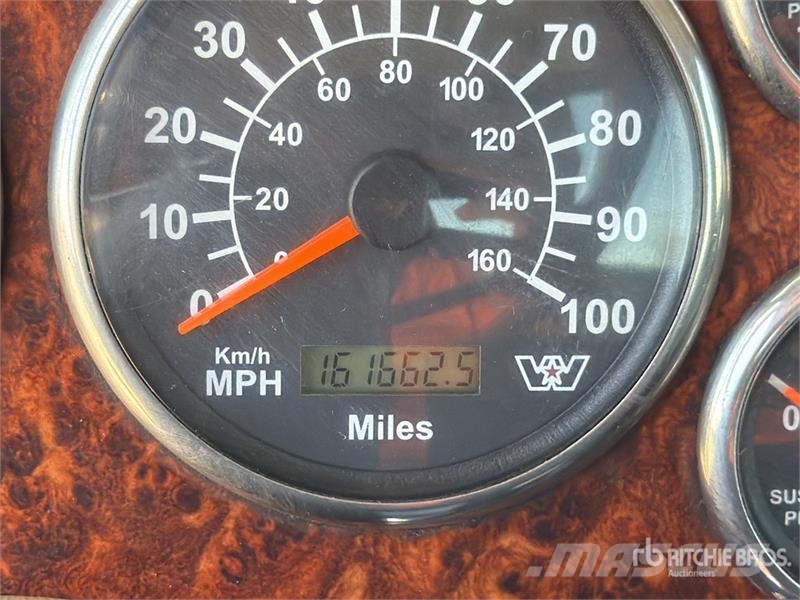 Western Star 4900 6x4 T/A Day Cab Truck Tractor وحدات الجر