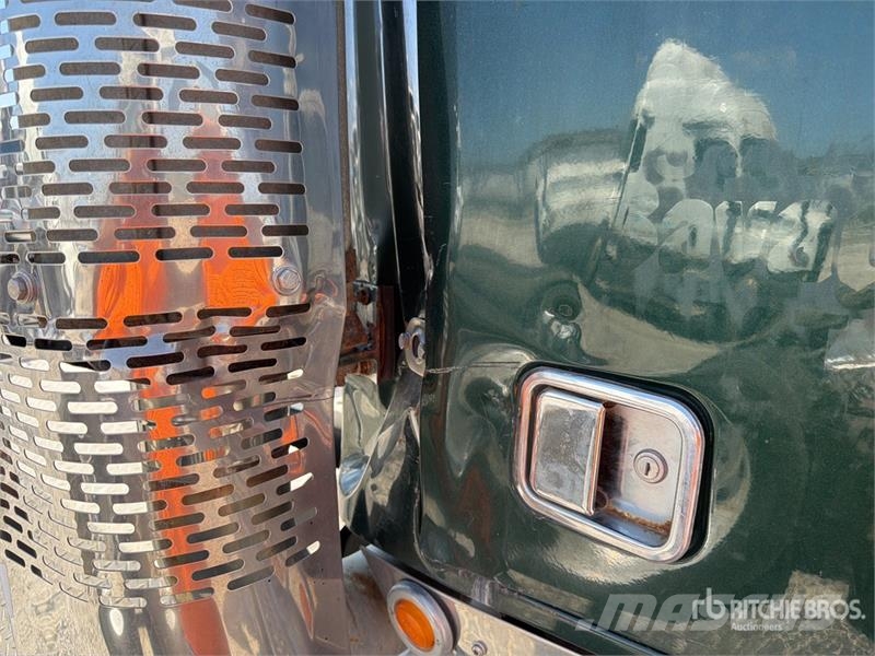 Western Star 4900 6x4 T/A Day Cab Truck Tractor وحدات الجر