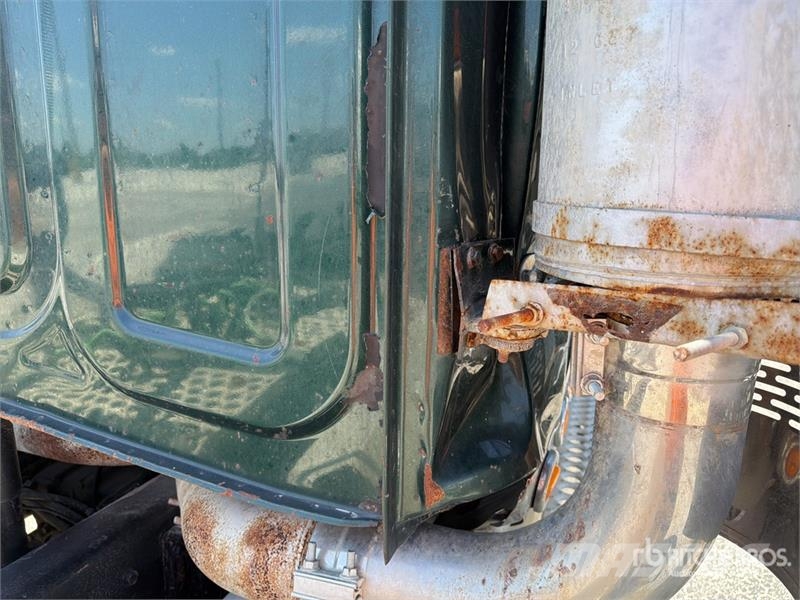 Western Star 4900 6x4 T/A Day Cab Truck Tractor وحدات الجر