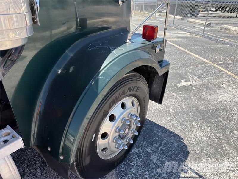 Western Star 4900 6x4 T/A Day Cab Truck Tractor وحدات الجر