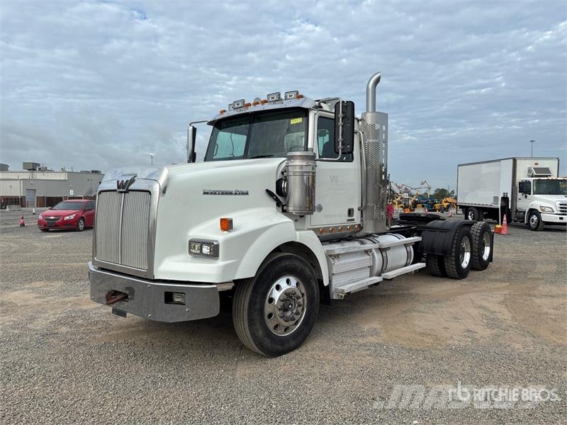 Western Star 4900 6x4 T/A Day Cab Truck Tractor Traktorske jedinice