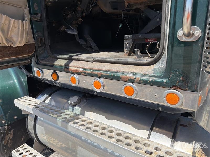Western Star 4900 6x4 T/A Day Cab Truck Tractor وحدات الجر