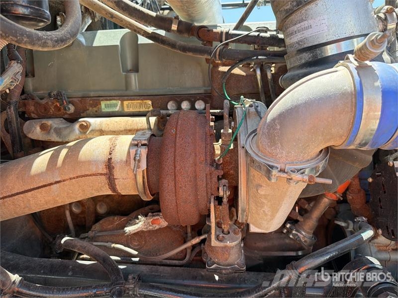 Western Star 4900 6x4 T/A Day Cab Truck Tractor وحدات الجر