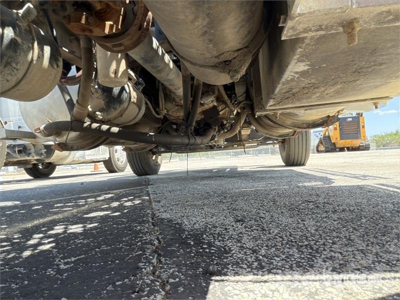 Western Star 4900 6x4 T/A Day Cab Truck Tractor وحدات الجر