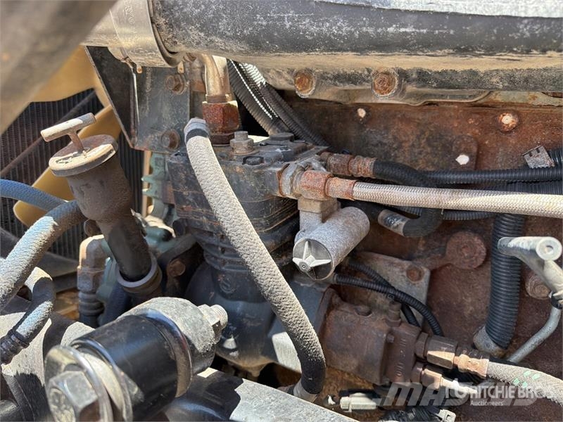Western Star 4900 6x4 T/A Day Cab Truck Tractor وحدات الجر