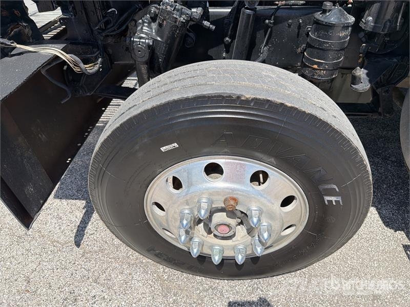 Western Star 4900 6x4 T/A Day Cab Truck Tractor وحدات الجر