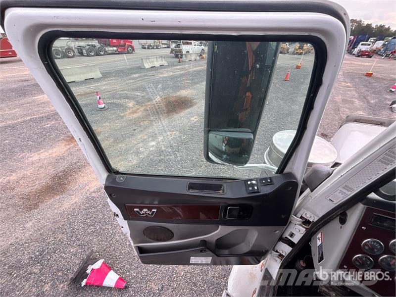 Western Star 4900 6x4 T/A Day Cab Truck Tractor Traktorske jedinice
