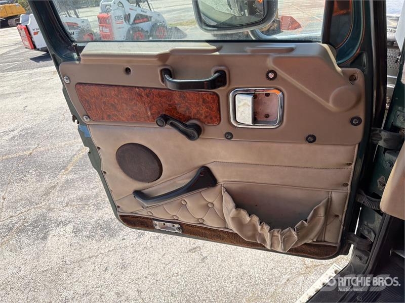 Western Star 4900 6x4 T/A Day Cab Truck Tractor وحدات الجر