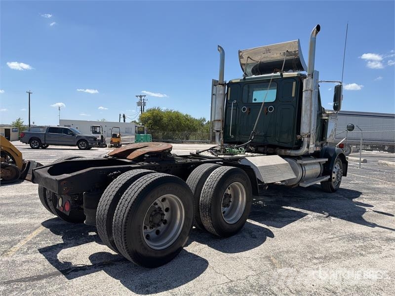 Western Star 4900 6x4 T/A Day Cab Truck Tractor وحدات الجر