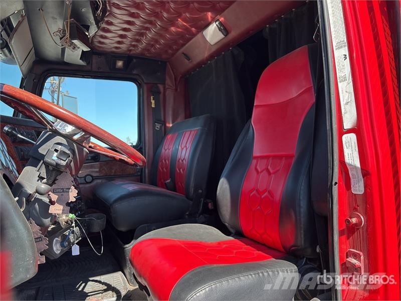 Western Star 4900 8x6 Sleeper Tow Truck レッカー車