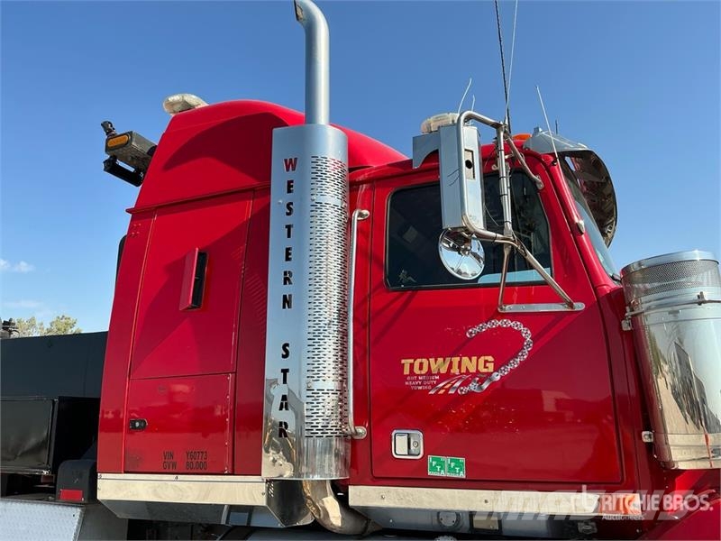 Western Star 4900 8x6 Sleeper Tow Truck Hinausautot