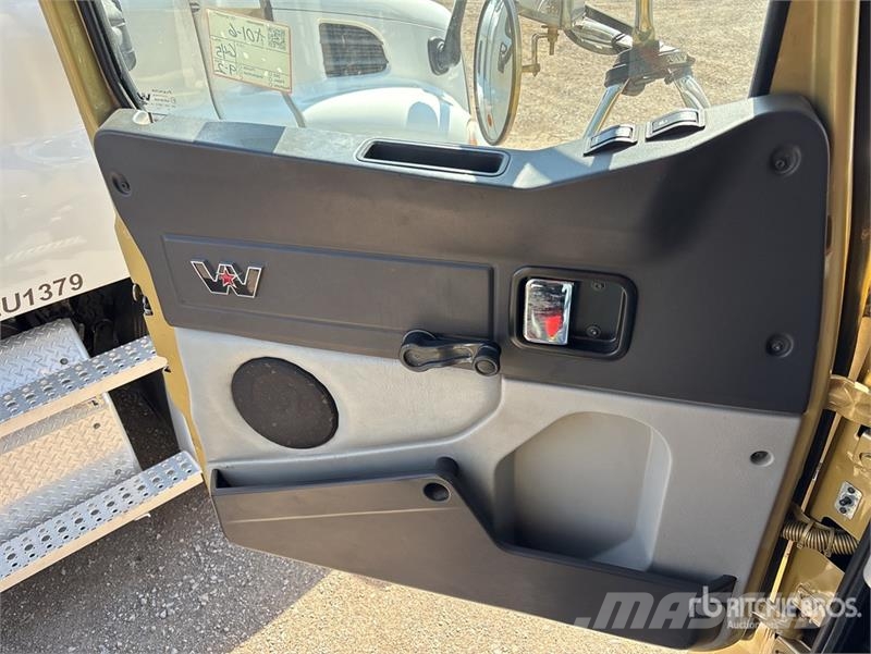Western Star 4900FA Nákladní vozidlá na prepravu automobilov
