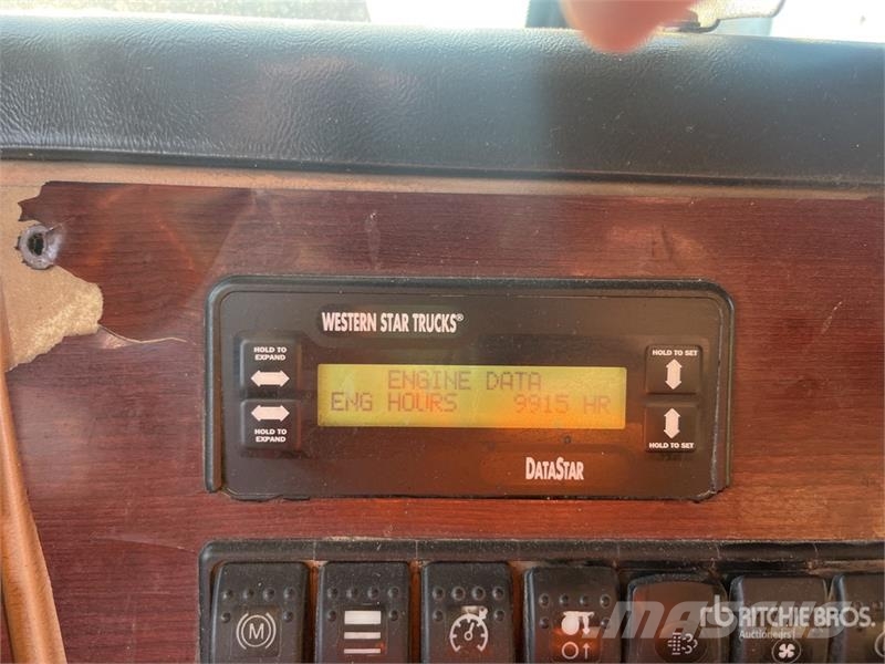 Western Star 4900SA 6x4 T/A Sleeper Truck Tractor (Inoperable) Влекачи