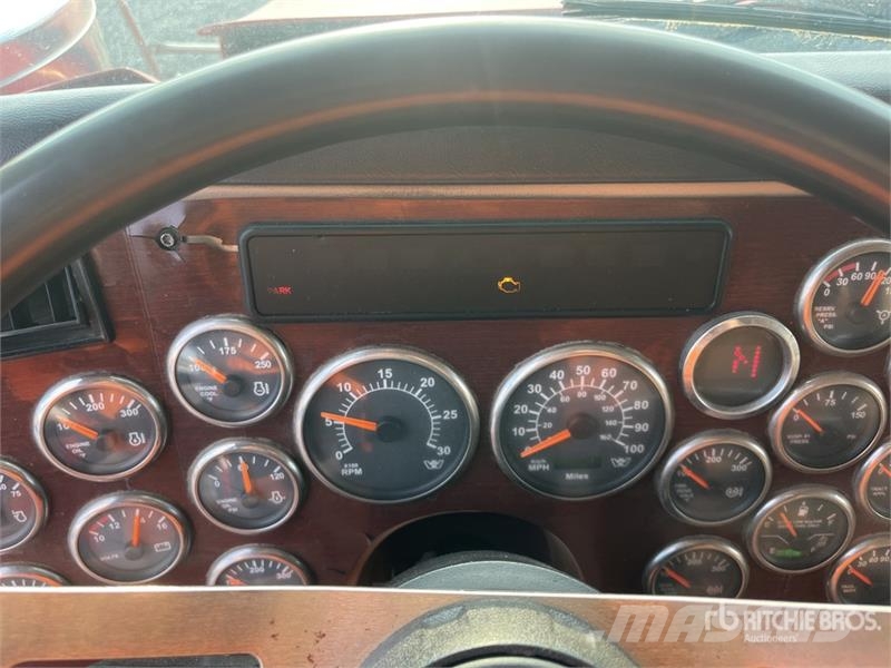 Western Star 4900SA 6x4 T/A Sleeper Truck Tractor (Inoperable) Влекачи