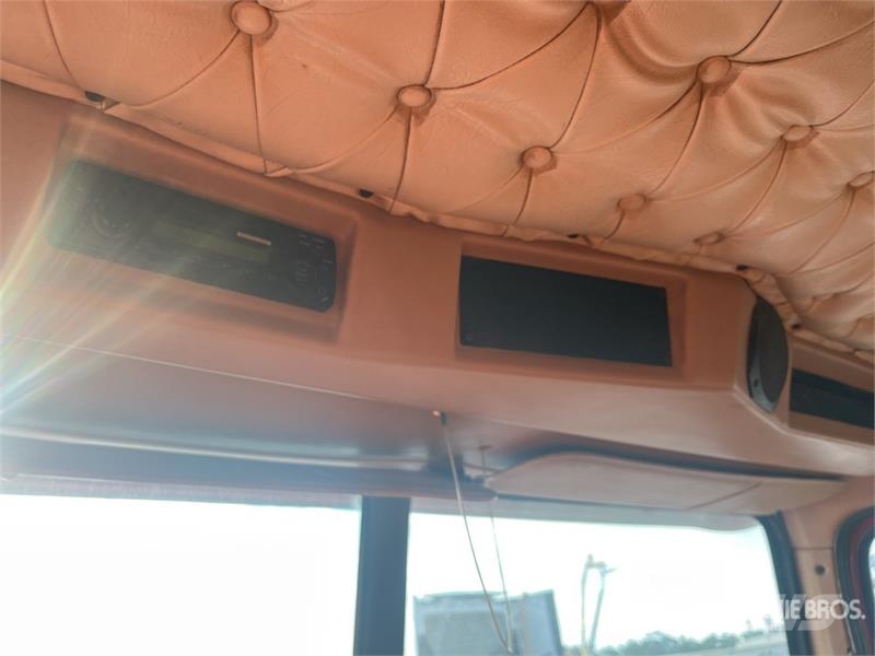 Western Star 4900SA 6x4 T/A Sleeper Truck Tractor (Inoperable) Влекачи