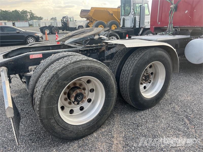 Western Star 4900SA 6x4 T/A Sleeper Truck Tractor (Inoperable) Влекачи