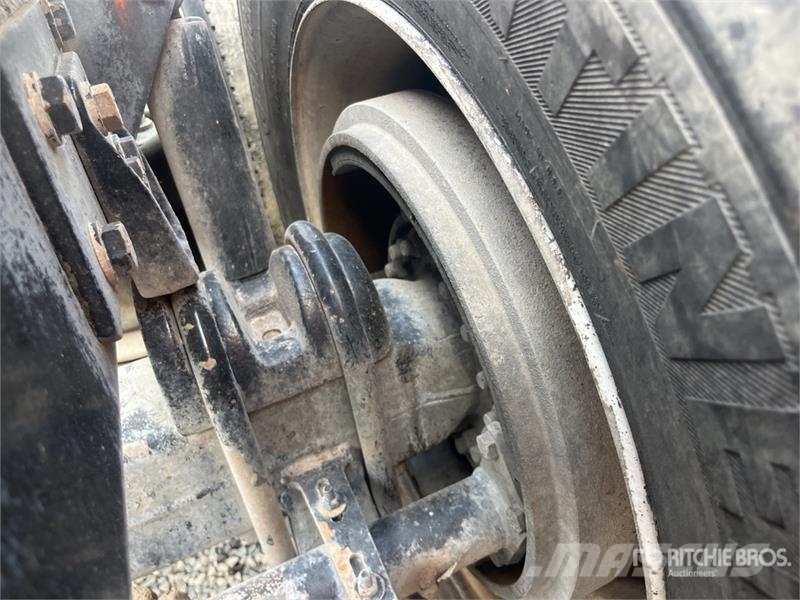 Western Star 4900SA 6x4 T/A Sleeper Truck Tractor (Inoperable) Влекачи