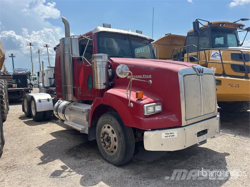 Western Star 4900SA 6x4 T/A Sleeper Truck Tractor (Inoperable) Влекачи