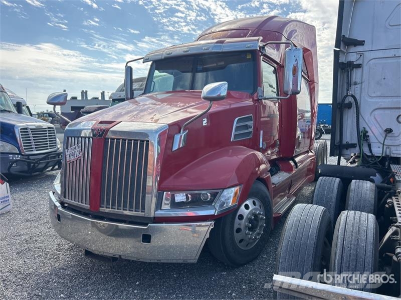 Western Star 5700 6x4 T/A Sleeper Truck Tractor Trækkere