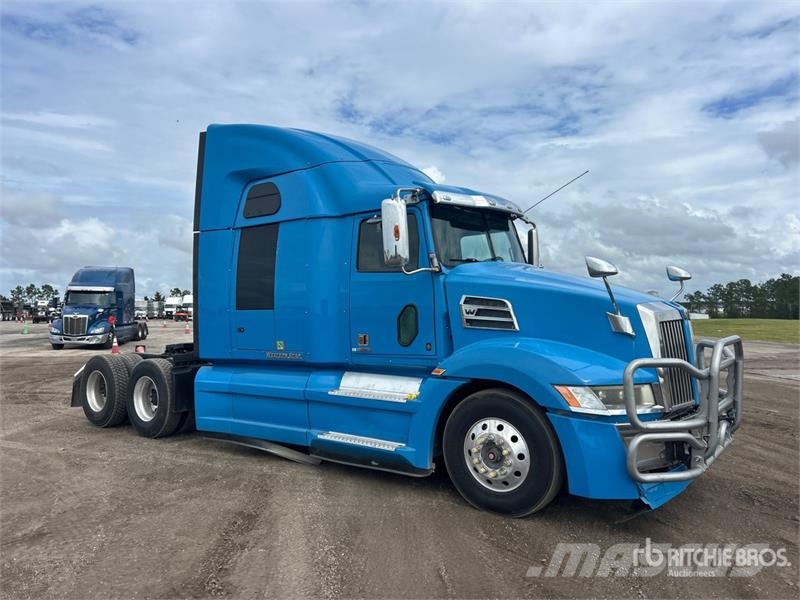 Western Star 5700 6x4 T/A Sleeper Truck Tractor Ciągniki siodłowe