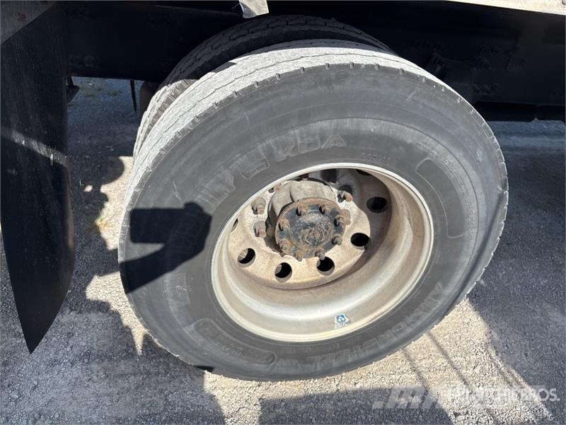Western Star 5700XE 4x2 Van Truck Camiones con caja de remolque
