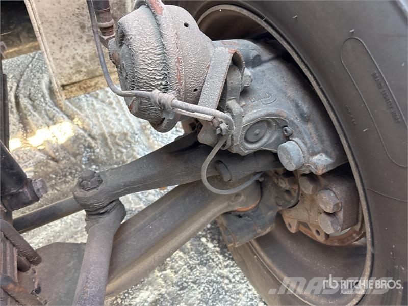 Western Star 5700XE 4x2 Van Truck Camiones con caja de remolque